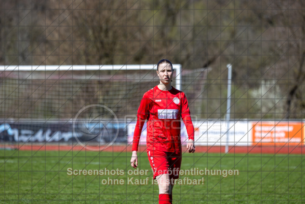 20250406_140231_0023 | #,1.FC Donzdorf (rot) vs. SV Jungingen (schwarz), Fussball, Frauen-Verbandsliga Württemberg, 16. Spieltag, Saison 2024/2025, Rasenplatz Lautertal Stadion, Süßener Straße 16, 73072 Donzdorf, 06.04.2025 - 13:00 Uhr,Foto: PhotoPeet-Sportfotografie/Peter Harich