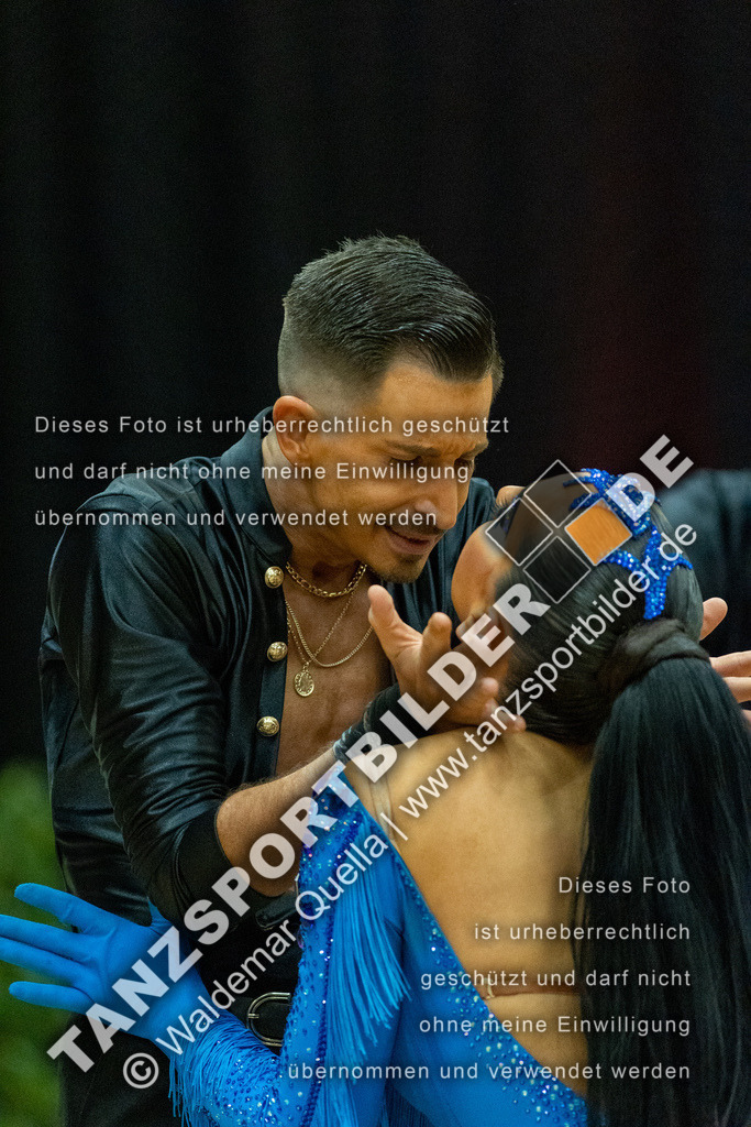 20230415-12997 | Hier finden Sie Tanz Bilder vom Latein und Standard Formationen tanzen. Sportbilder vom Tanzsport. Schöne Fotos und von Weltmeisterschaft, Europameisterschaft, Bundesliga, Regionalliga, Oberliga und Landesliga sowie von GOC Stuttgart, DanceComp, WM Bremen