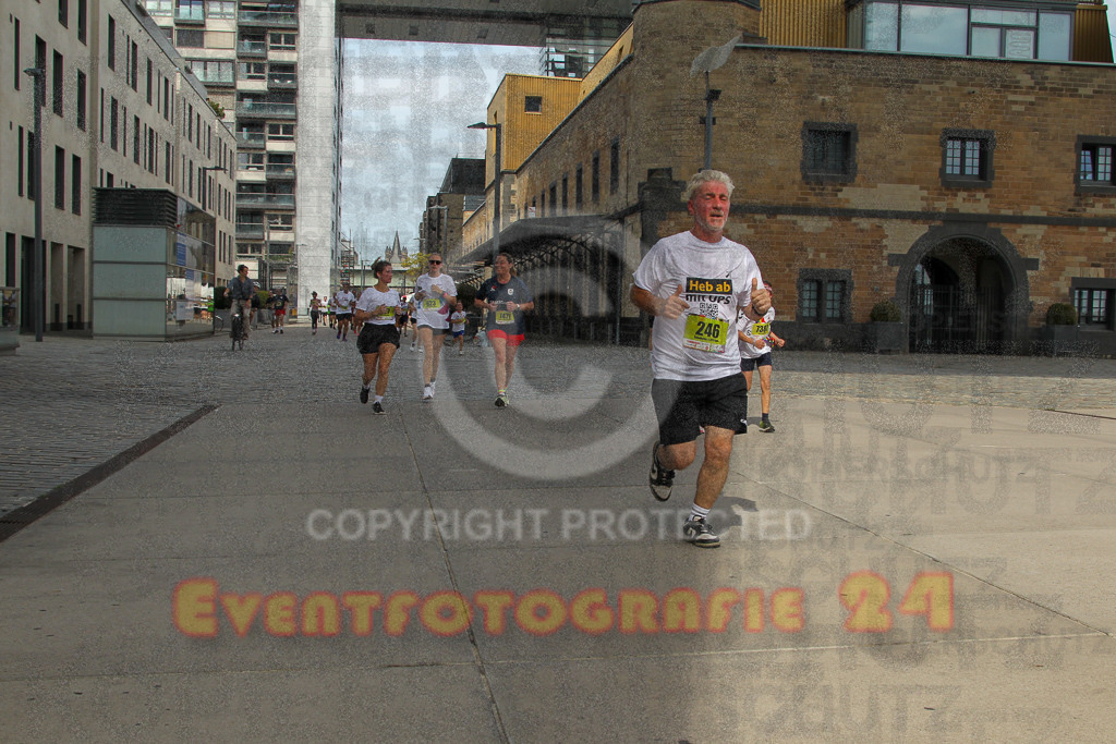 250920_1329_EV4_5760 | Sportfotografie im Rhein-Sieg Kreis, Köln, Bonn, NRW, Rheinland Pfalz, Hessen, etc. Unser Tätigkeitsfeld umfasst den Laufsport vom Volkslauf über den Marathon, Duathlon, Triathon bis zum Ultralauf wie Kölnpfad Ultra oder Schindertrail.