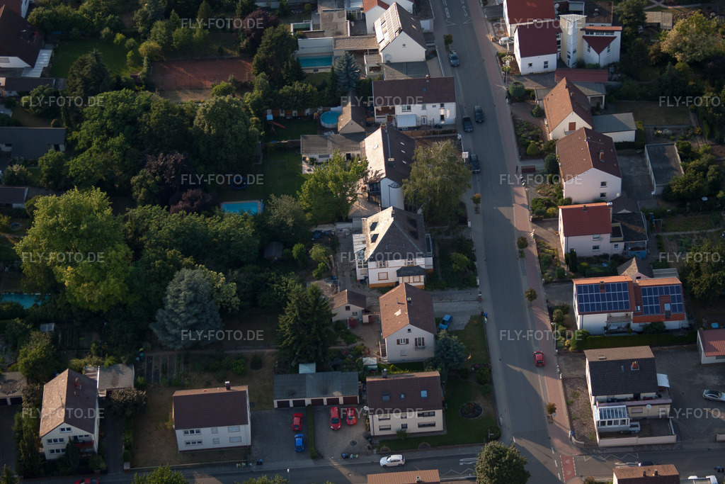 Luftbild: Vom-Stein-Straße im Ortsteil Dannstadt in Dannstadt-Schauernheim im Bundesland Rheinland-Pfalz in Deutschland. Foto: IMG_68971.jpg vom 24.06.2014 durch Werner Riehm/FLY-FOTO.de