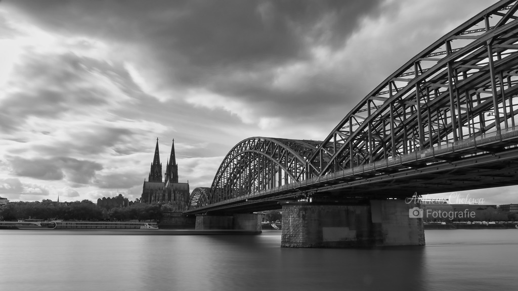 Die Hohenzollern Brücke | Der Onlineshop für malerische Fotografien aus dem Landkreis Vechta✅ Premium Druck auf Leinwand✅ Acryl✅ oder Alu-Dibond✅➤Jetzt Bestellen! - Realisiert mit Pictrs.com