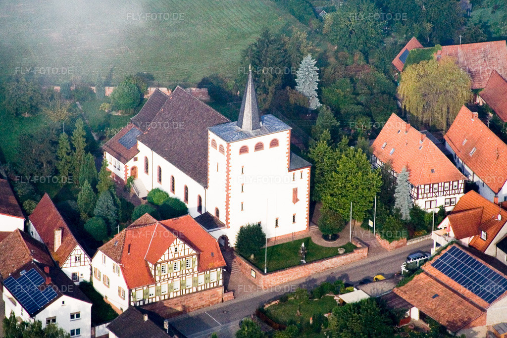 Luftbild: kath. Kirche Minfeld in Minfeld im Bundesland Rheinland-Pfalz in Deutschland. Foto: IMG_3927.jpg vom 16.09.2006 durch Werner Riehm/FLY-FOTO.de