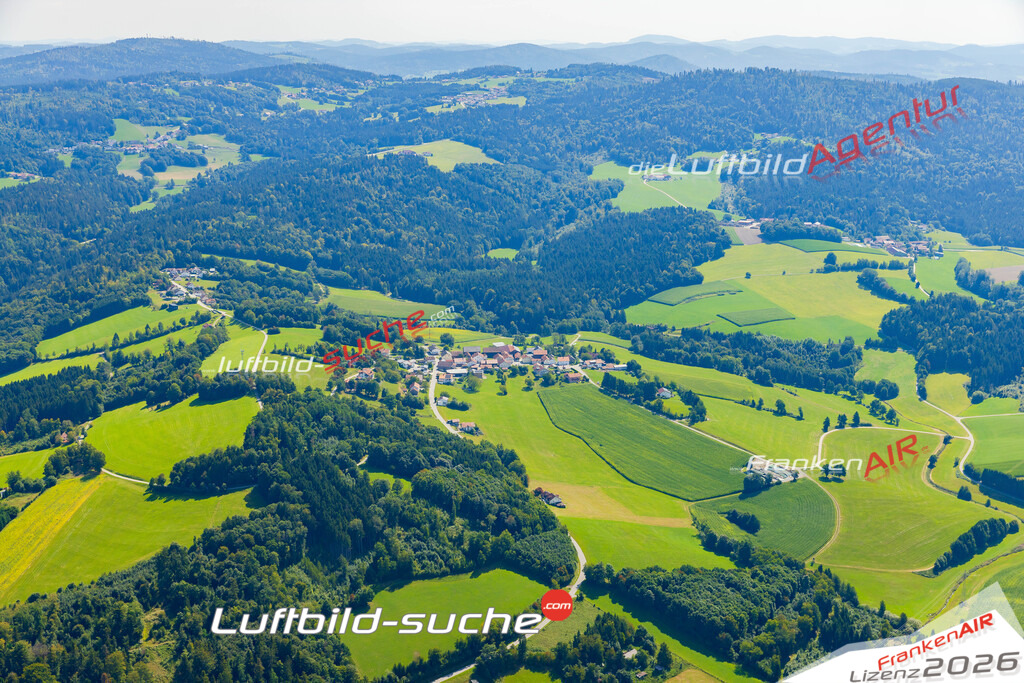 Geschenkidee Bernhardsberg bei Waldkirchen -Die Luftbildaufnahme wurde 2025 vom UL-Flugzeug heraus erstellt ( keine Drohne ) - Hochauflösende Luftaufnahme -Nicht vergleichbar mit Google Maps oder Satelittenbilder- Die Geschenkidee !Mit Lizenz und Bildrechte bestellbar