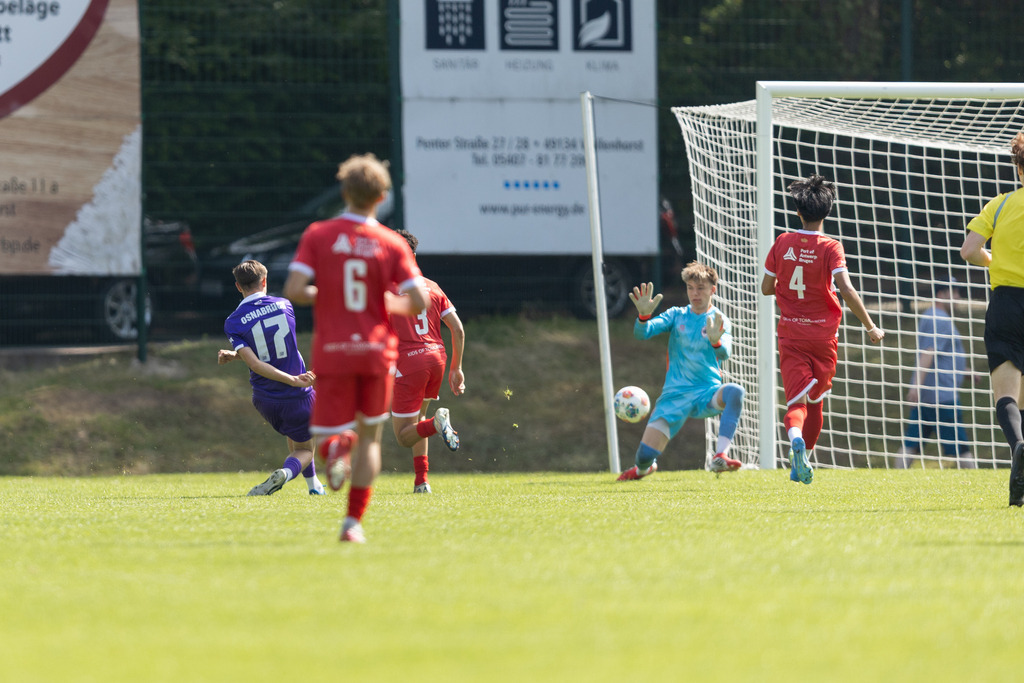 Fußball I Männer I 40. Pfingscup Hollage I 13019 | realhellocedii - Realisiert mit Pictrs.com