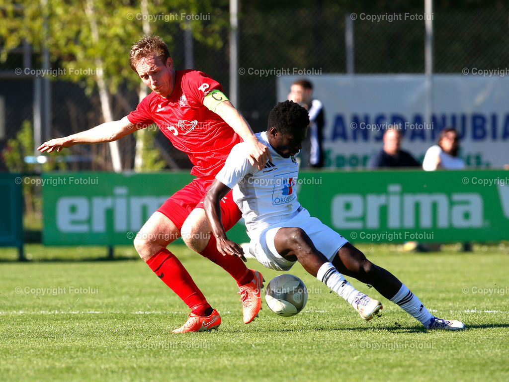A_LUI-20250419_10 | SPORT FUSSBALL REGIIONALLIGAMITTE ASKOE OEDT-WAC AMATEURE 19.4.2025 IM BILD: FLORIAN FELLINGER (OEDT) UND WILLIAM KARAMOKO (WACAMATEUERE) FOTO:FOTOLUI