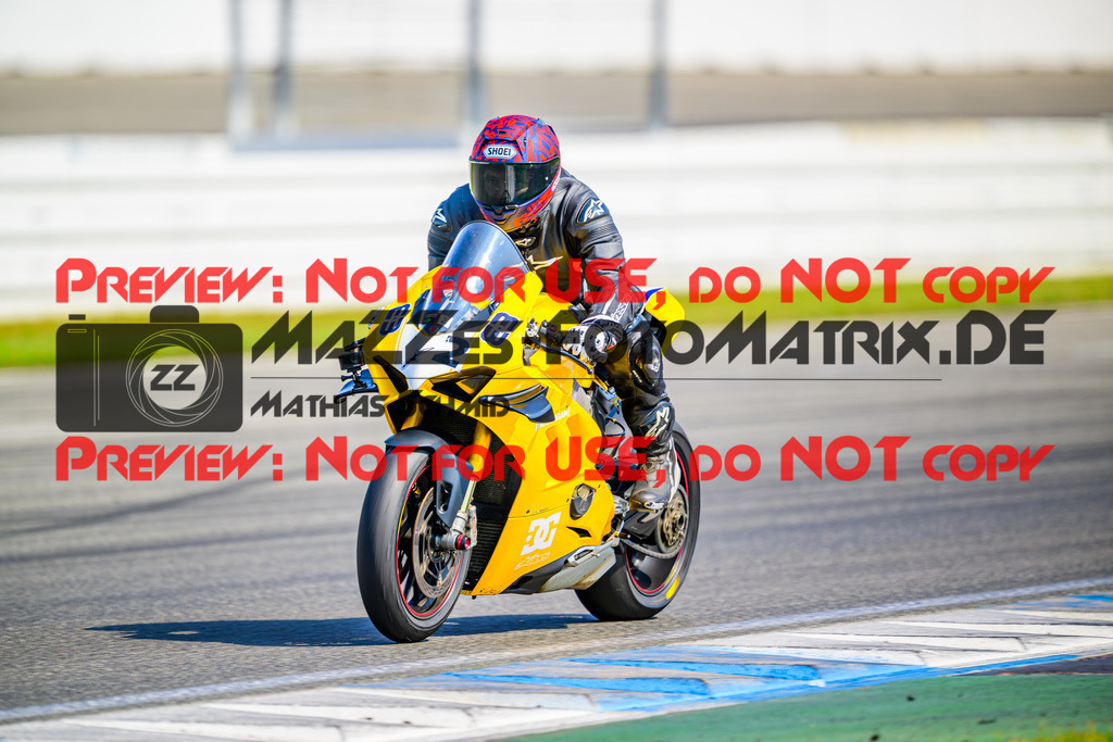 MaZZes_Fotomatrix_20250816_6007705_9165 | WEISS