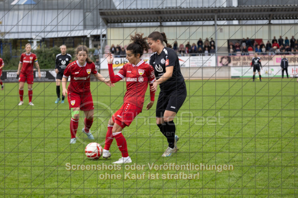 20251012_130935_0216 | #,1.FC Donzdorf (schwarz) vs. VfB Stuttgart II (rot), Fussball, Frauen-Verbandsliga Württemberg, 05. Spieltag, Saison 2025/2026, Rasenplatz Lautertal Stadion, Süßener Straße 16, 73072 Donzdorf, 12.10.2025 - 13:00 Uhr,Foto: PhotoPeet-Sportfotografie/Peter Harich