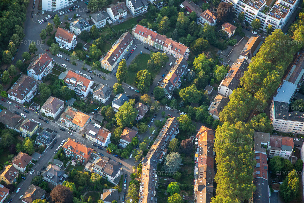 Luftbild: Kalmitplatz im Ortsteil Lindenhof in Mannheim im Bundesland Baden-Württemberg in Deutschland. Foto: IMG_137207.jpg vom 24.06.2023 durch Werner Riehm/FLY-FOTO.de