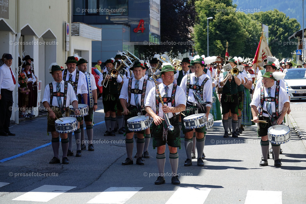 news-2022-Juli17-Musikumzug-Reutte-DSD02937-Bayern-Polling | Info aus dem Bezirk Reutte/Ausserfern Tirol sowie eine umfangreiche Bilddatenbank über die gesamte Region: Lechtal, Talkessel Reutte, Tannheimertal, Zwischentoren. Lech, Plansee, Zugspitze, Grenztunnel, B179, Fernpassstraße, Verkehr, Lawinen, Tradition, - Realisiert mit Pictrs.com