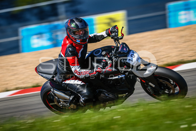 0101-260526NBR-008_101 | Deine Full-Service-Agentur für ✔️Videoproduktionen und ✔️Motorsportfotografie Jetzt Angebot anfragen!