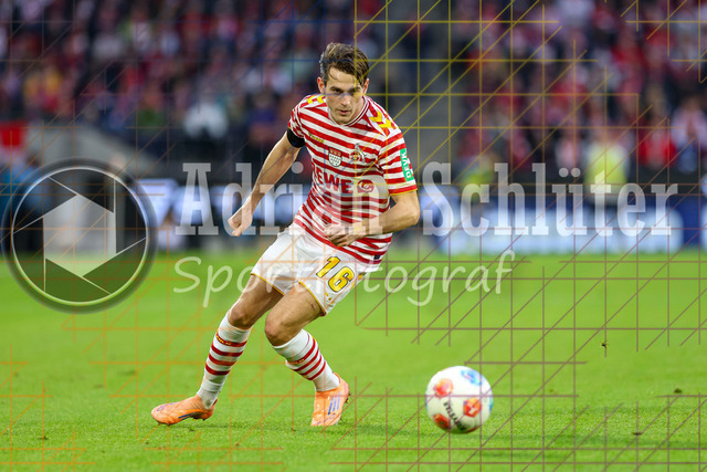 1. FC Köln vs Hamburger SV - 1. Bundesliga  | Köln, Deutschland, 02.11.25:   Joel Schmied (1. FC Köln) in Aktion am Ball, Einzelaktion waehrend des Spiels der Bundesliga zwischen  1. FC Köln vs Hamburger SV in der RheinEnergieStadion(Foto von Brauer-Fotoagentur / Adrian Schlueter)