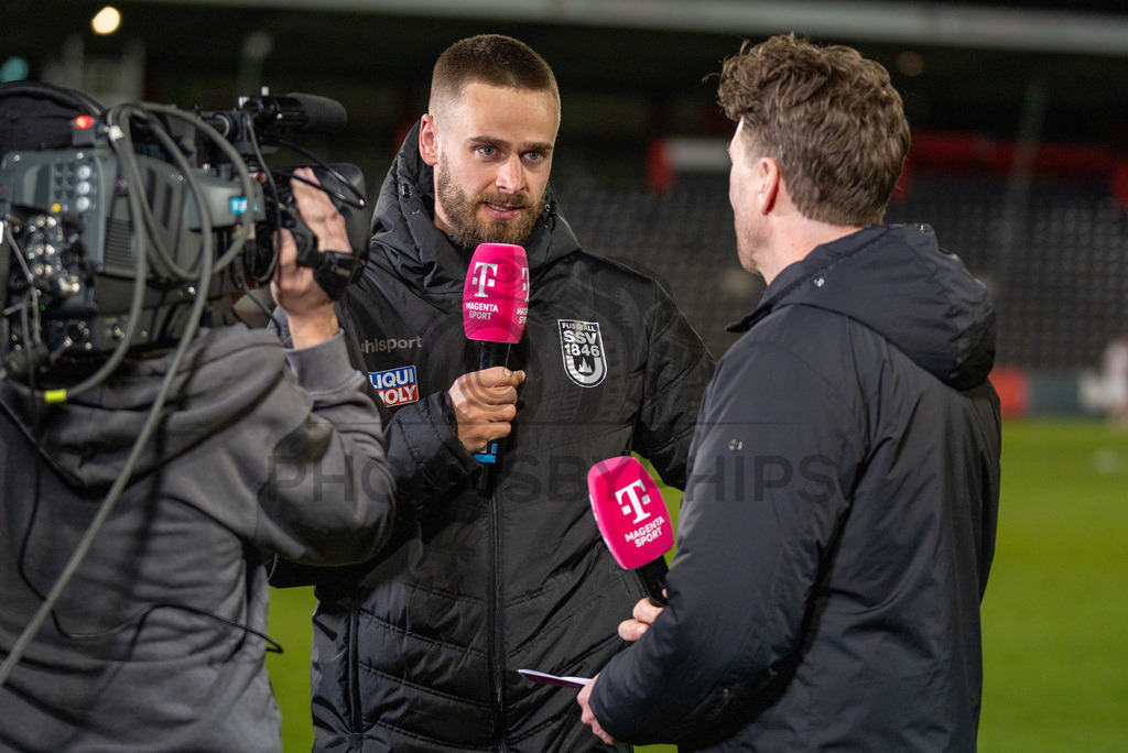 VfB Stuttgart II vs. SSV Ulm 1846 Fussball, Fussball, 3. Liga, 32. Spieltag, 08.04.2026 | Lucas Roeser (SSV Ulm 1846 Fussball, #09) im Interview nach Abpfiff,VfB Stuttgart II vs. SSV Ulm 1846 Fussball, Fussball, 3. Liga, 32. Spieltag, 08.04.2026DFB regulations prohibit any use of photographs as image sequences and/or quasi-video