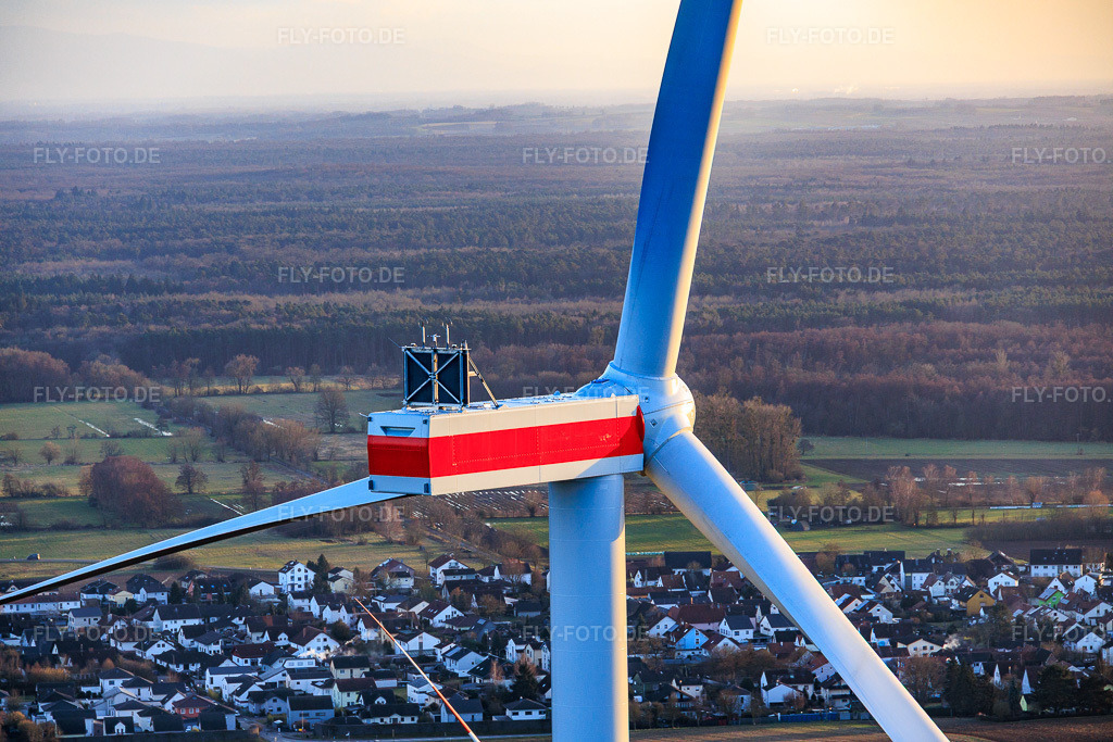 Luftbild: Repowering des Windpark Minfeld. JUWI ersetzt vier Altanlagen (GE 1.5) aus 2004 durch zwei neue, modernen Anlagen vom Typ Vestas V162 mit je sechs MW in Kandel im Bundesland Rheinland-Pfalz in Deutschland. Foto: IMG_152998.jpg vom 07.02.2026 durch Werner Riehm/FLY-FOTO.deJUWI Windparks - JUWI