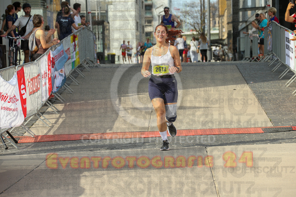 250920_1536_EX1_0165 | Sportfotografie im Rhein-Sieg Kreis, Köln, Bonn, NRW, Rheinland Pfalz, Hessen, etc. Unser Tätigkeitsfeld umfasst den Laufsport vom Volkslauf über den Marathon, Duathlon, Triathon bis zum Ultralauf wie Kölnpfad Ultra oder Schindertrail.