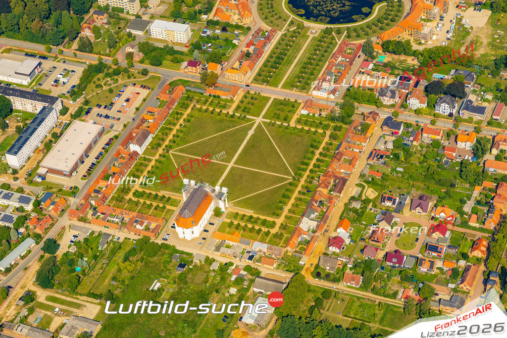 Luftaufnahme  Ludwigslust - Die Luftaufnahme wurde 2025 vom UL-Flugzeug heraus erstellt ( ohne Drohne ) - Hochauflösende Luftaufnahme - für professionelle Ausdrucke geeignet. Die Geschenkidee !Mit Lizenz und Bildrechte bestellbar