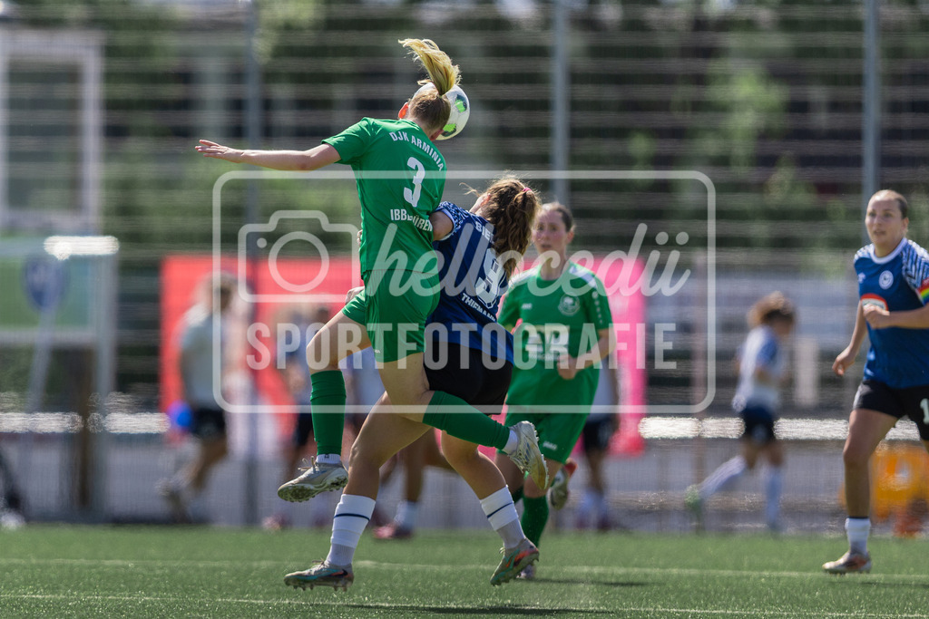 Fußball I Frauen I Freundschaftsspiel I DJK Arminia Ibbenbüren - DSC Arminia Bielefeld I 14921 | Leonie Seeliger (3, DJK Arminia Ibbenbüren) Sophia Thiemann (9, DSC Arminia Bielefeld) - Realisiert mit Pictrs.com