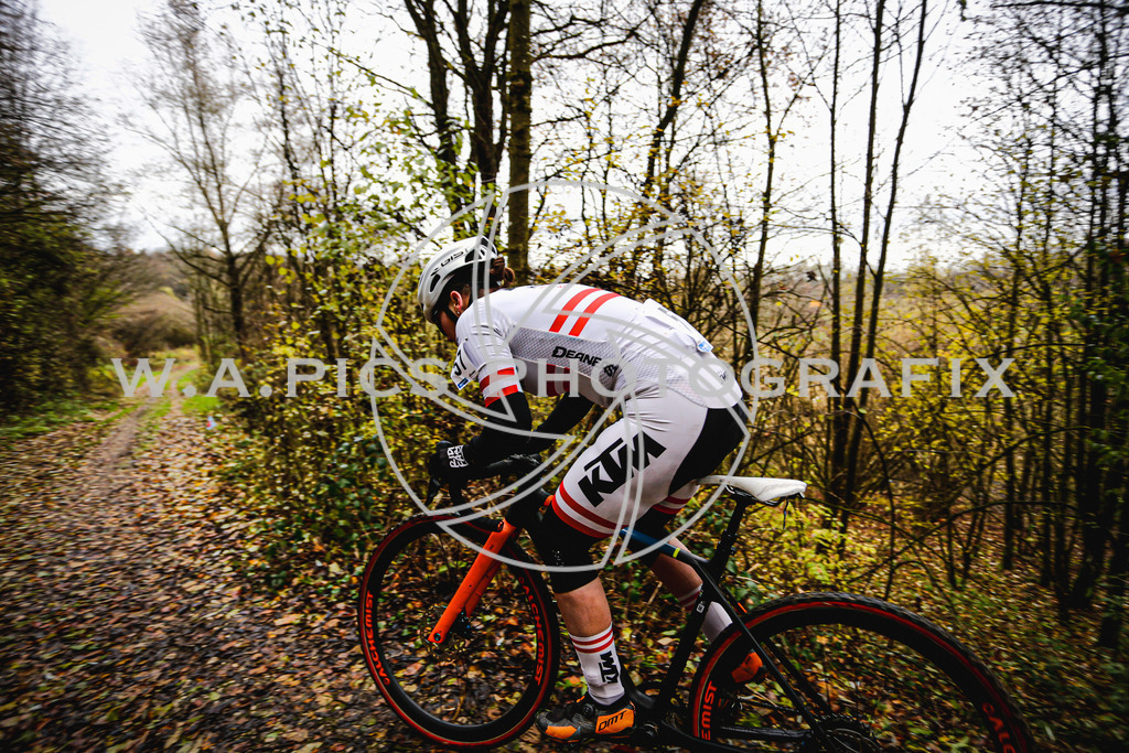 ..... | AUSTRIA, 24.11.24, 3.Radquerfeldein GP um das Sportzentrum Gunskirchen Image shows: Photo: Wapics / Andreas Willdoner