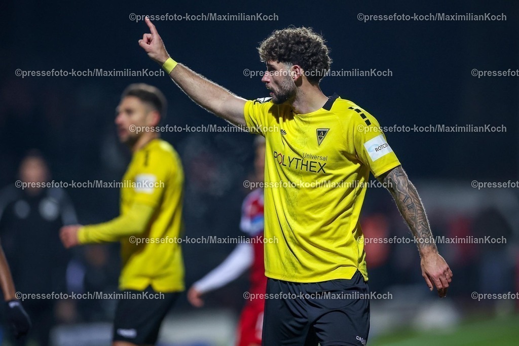 FCVK14022502159 | 14.02.2025, Fußball, FC Viktoria Köln – Alemannia Aachen, 3.Liga, Sportpark Höhenberg, Saison 2024 2025: Jan-Luca Rumpf (Alemannia Aachen #13)DFB regulations prohibit any use of photographs as image sequences and or quasi-video.