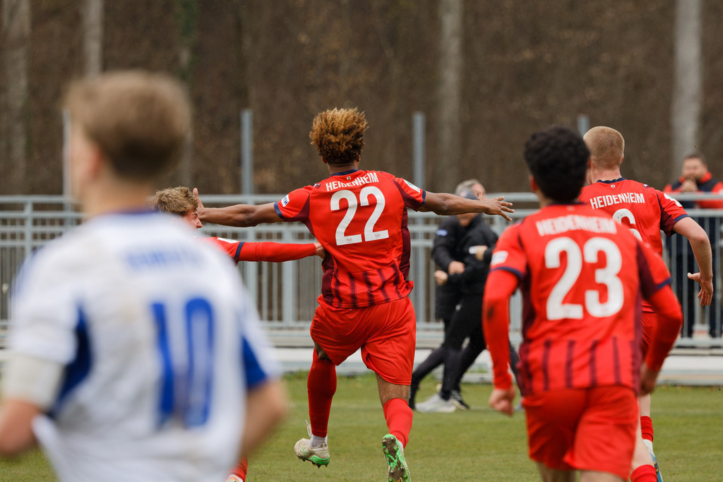 20260412-FCHS04_226 | 1.FC Heidenheim 1846 vs. FC Schalke 04, Fußball, U19, A-Junioren, NWL, U19-DFB-Nachwusliga, 2025/2026, 8. Spieltag, 12.04.2026 in Heidenheim, Walter-Birkhold-Jugendstadion (Foto: Michael Bulling) - Realisiert mit Pictrs.com
