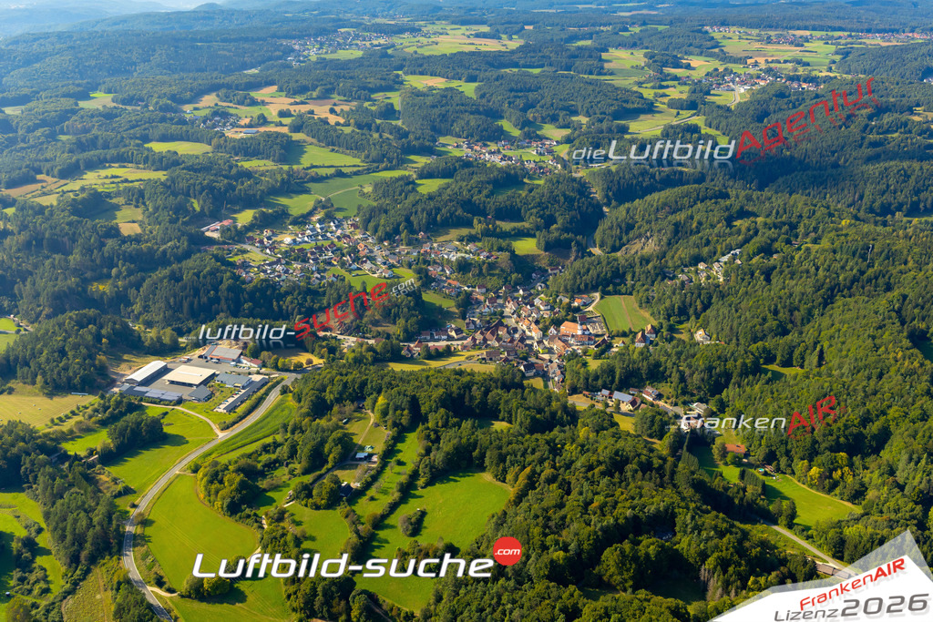 Das Luftbild zeigt :  Obertrubach - Die Luftaufnahme wurde 2024 vom UL-Flugzeug aus erstellt ( keine Drohne ) - Hochauflösende Luftaufnahme - Für grossformatige Ausdrucke geeignet. Die Geschenkidee !Mit Lizenz und Bildrechte bestellbar