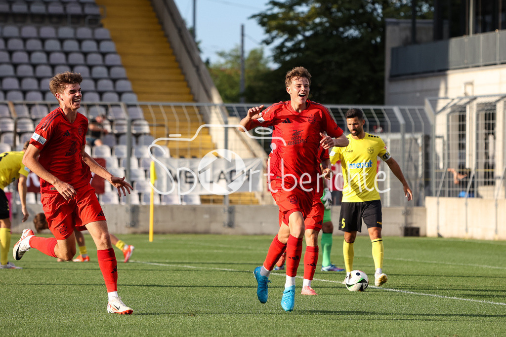 FC Bayern Amateure - SpVgg Bayreuth | Jubel nach dem Treffer zum 2-0 fuer die Bayern Amateure duch Jonathan Asp JENSEN (FCB #8) / Freude / Tor / Torschuetze