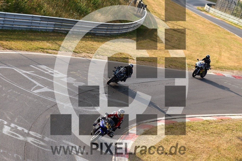 inst14-20260722_00423 | Schöne Erinnerungen an spannende Momente - das festzuhalten ist unser Job. PIXELrace.de ist seit 2003 auf den Rennstrecken Europas unterwegs um die Action draußen beim Fahren und die wunderbare Stimmung imm Fahrerlager für euch einzufangen.