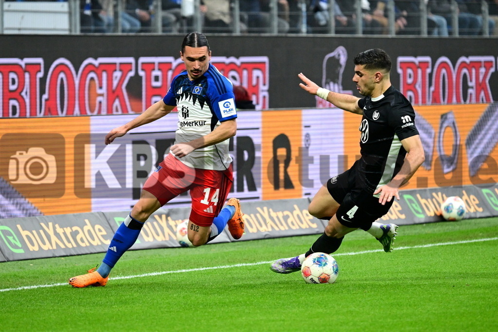KBS Picture_HSV-Wolfsburg_019 | v.l. Philippe Rayan (HSV) , Koulierakis Konstantinos (VfL Wolfsburg) ,Sportplatz :  Volksparkstadion, - Realisiert mit Pictrs.com