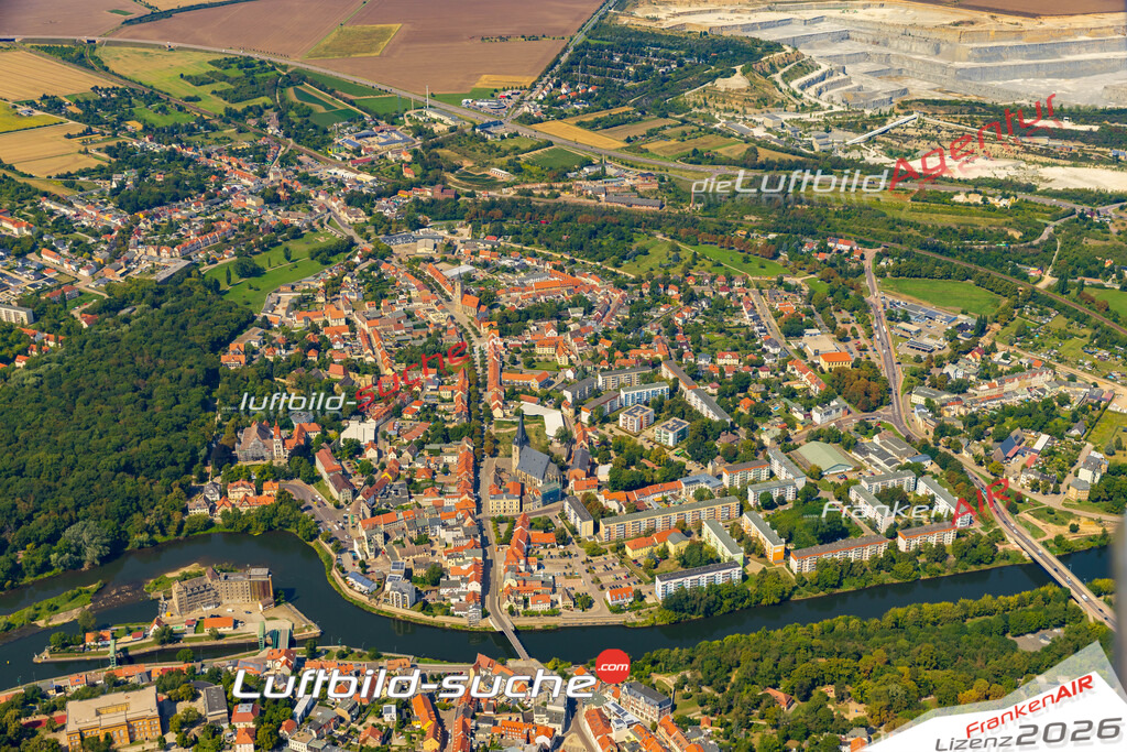 Breite Straße Bernburg Bild- Das Luftbild wurde 2025 vom UL-Flugzeug heraus erstellt ( keine Drohne bzw. Drohnenaufnahme ) - Hochauflösende Luftaufnahme -Nicht vergleichbar mit Google Maps oder Satelittenbilder- Die Geschenkidee !Mit Lizenz und Bildrechte bestellbar - CC