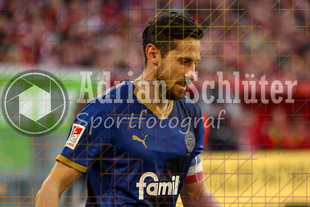 10.04.2026, GER, Fussball, Herren, 2. BL, Saison 2025/2026, Fortuna Düsseldorf - Holstein Kiel | Steven Skrybski (Kiel) schaut 