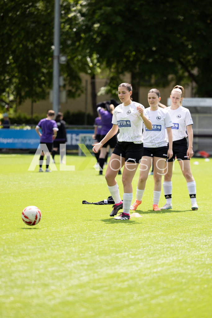 Fußball I Frauen I Saison 2025-2026 I Frauen 3. Liga | FVRZ Gruppe 2 | 18. Spieltag I Spielvereinigung Schaffhausen Damen 1 - Team Furttal Zürich I 17.05.2026 | Hochwertige Sportfotos kaufen & lizenzieren für Medien, Vereine, Agenturen & Sportler:innen. Entdecke professionelle Sportfotografie im Bildshop von Alexander Franzen. - Realisiert mit Pictrs.com
