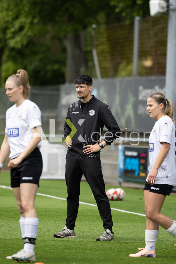 Fußball I Frauen I Saison 2025-2026 I Frauen 3. Liga | FVRZ Gruppe 2 | 18. Spieltag I Spielvereinigung Schaffhausen Damen 1 - Team Furttal Zürich I 17.05.2026 | Hochwertige Sportfotos kaufen & lizenzieren für Medien, Vereine, Agenturen & Sportler:innen. Entdecke professionelle Sportfotografie im Bildshop von Alexander Franzen. - Realisiert mit Pictrs.com