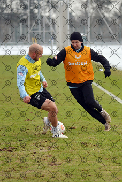 RGE_7895b | Hertha BSC, 2.Bundesliga, Herren, Training, Saison 2025/26, im Bild li. Toni Leistner ( Hertha BSC ), Paul Seguin ( Hertha BSC ),  18.02. 2026,  Fotograf: Ralf Gebhardt - Realisiert mit Pictrs.com