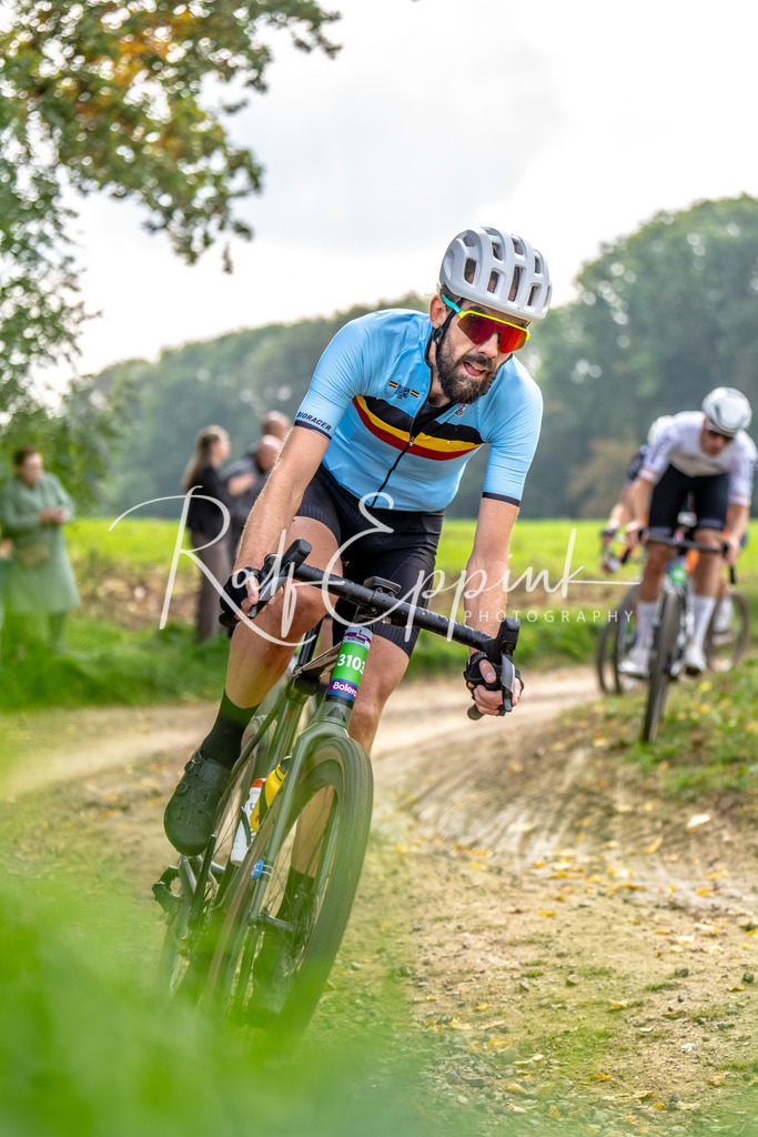 Ralf Eppink Photography 20251012_DSC03433 | Sportfotografie, Eventfotografie, Porträtfotografie, Radsport Fotograf, Triathlon Fotograf, Düsseldorf Fotograf, Köln Fotograf, Actionfotografie, Teamfotografie, Peoplefotografie, Business Portraits, Veranstaltungsfotografie, Reportagefotografie - Realisiert mit Pictrs.com