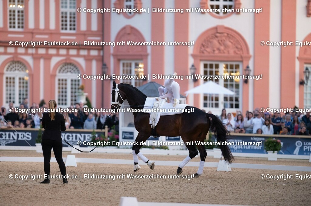 20230527_Voltigieren_NASPA_Flutlicht_0173 | equistock