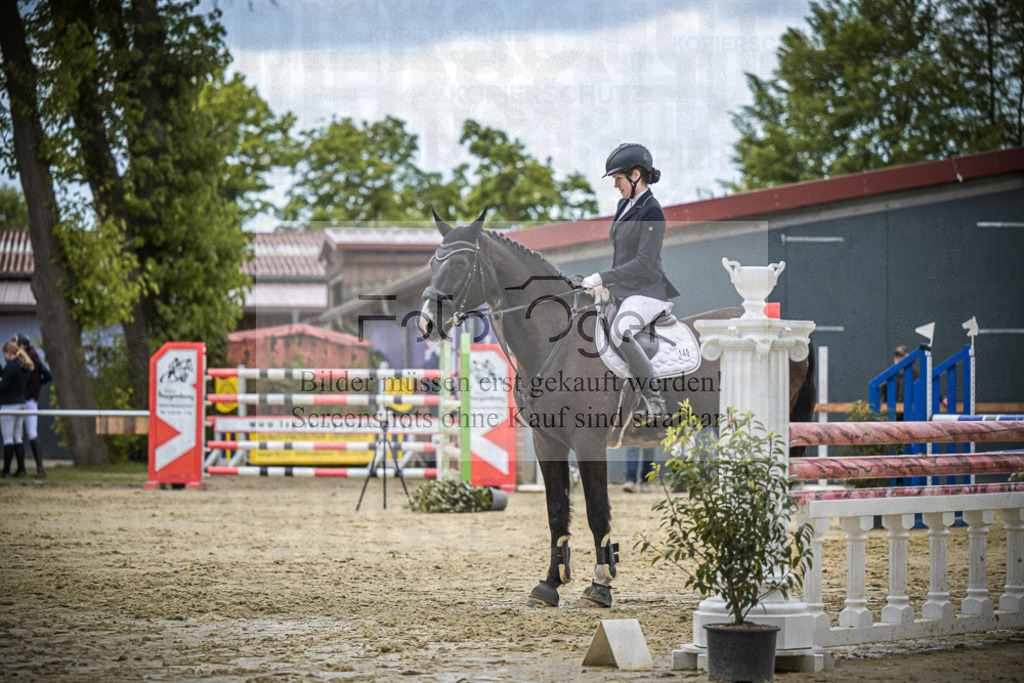 DOS_7923 | Entdecke hochwertige Reitturnierfotos von Foto Oger. Professionell, emotional und authentisch – jetzt Lieblingsmomente im Shop bestellen.Deutschlandweite Turnierfotografie. - Realisiert mit Pictrs.com