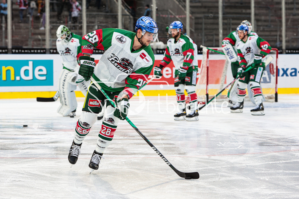 Kölner Haie - Augsburger Panther | John ROGL (AEV #28) beim warmup