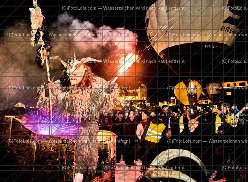 ALP5195_Nacht der Ballone_Gaminger Oetscherteufeln | NACHT DER BALLONE in Lackenhof am Ötscher, Sa 28. Dezember 2024.Mit einer Schauübung der Bergrettung Lackenhof, dem Ballonclub Ötscherland und den Gaminger Ötscherteufeln unter Zusammenarbeit mit der FF Lackenhof, dem Musikverein, dem Pensionistenverband, dem CampingClub, der Schirmbar und Konditorei Czihak, der Fuchswaldhütte und der Pizzeria Venezia, die für die Verköstigung sorgten, sowie der Ötscherliftgesellschaft, der Gemeinde Gaming und dem Ötscher-Tourismusverband.