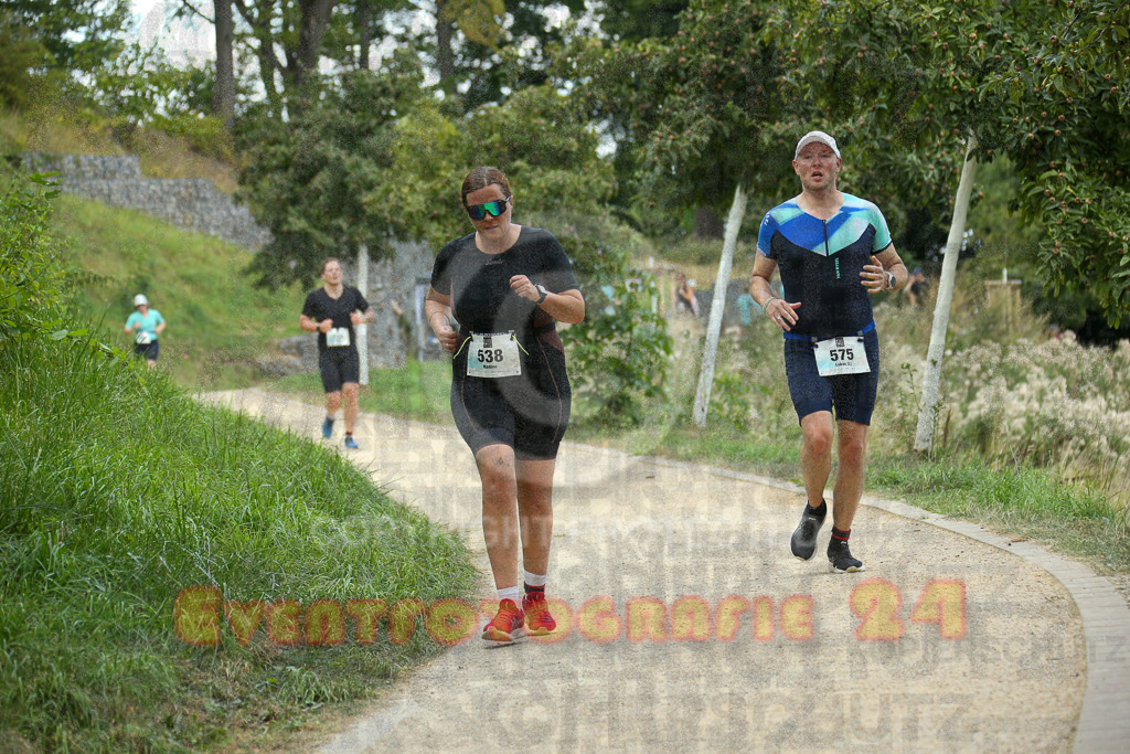 250824_1428_EX1_6323 | Sportfotografie im Rhein-Sieg Kreis, Köln, Bonn, NRW, Rheinland Pfalz, Hessen, etc. Unser Tätigkeitsfeld umfasst den Laufsport vom Volkslauf über den Marathon, Duathlon, Triathon bis zum Ultralauf wie Kölnpfad Ultra oder Schindertrail.