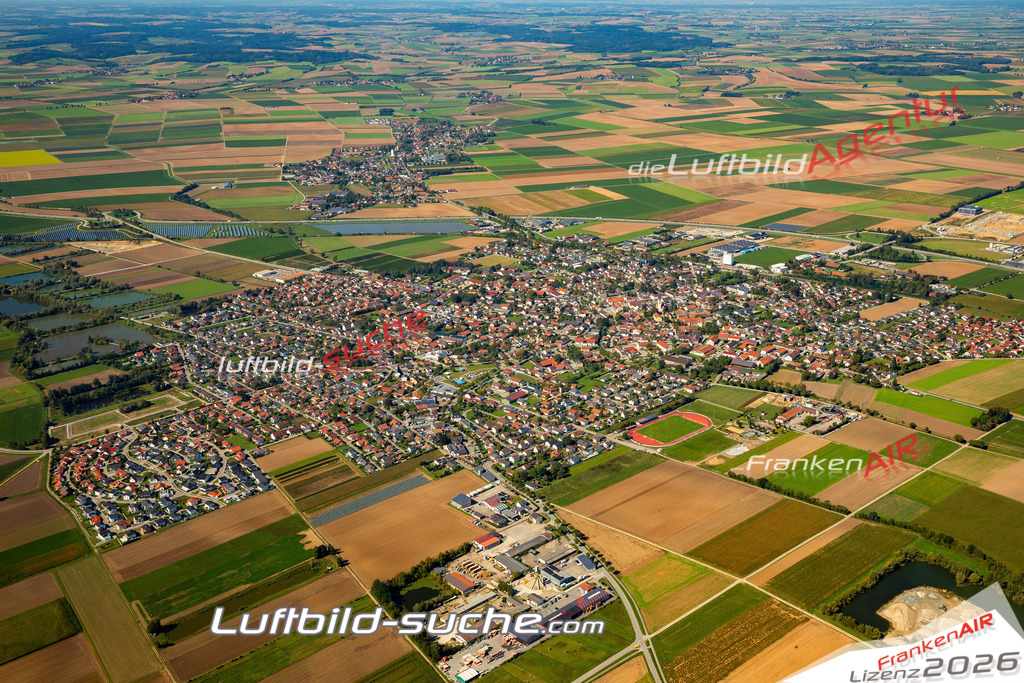 Das Luftbild zeigt :  Wallersdorf - Die Luftaufnahme wurde 2023 vom UL-Flugzeug aus erstellt ( keine Drohne ) - Hochauflösende Luftaufnahme - Für grossformatige Ausdrucke geeignet. Die Geschenkidee !Mit Lizenz und Bildrechte bestellbar