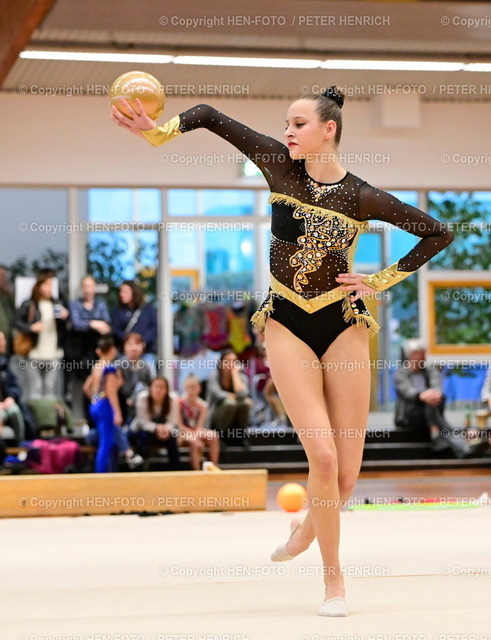20230218-3942-rsg-ora-HENFOTO | 18.02.2023 Rhythmische Sportgymnastik Winter-Cup bei TV Ober-Ramstadt FWK Leonie Hans TGC Groß-Zimmern (4.) mit Ball (Foto: Peter Henrich) - Realisiert mit Pictrs.com