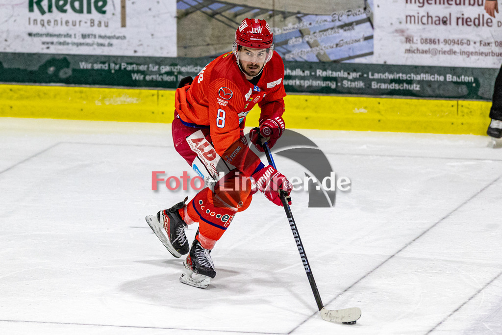 EC Peiting vs Stuttgart REBELS SEC | Eishockey Oberliga Süd 2023/2024, EC Peiting vs Stuttgart REBELS SEC, 20231219,
Felix BRASSARD (ECP 8) in Aktion,
2023-12-19 in Peiting (Eisstadion)
8 Felix BRASSARD (ECP 8)
Copyright: WolfgangxLindner