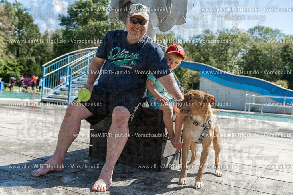 Hundeschwimmen_Volksbad_2026-allesWIRTHgut_Tierfotografie-2609061252-120236-7R500246 | Professionelle Tierfotografie in Mönchengladbach von Daniel Wirth (allesWIRTHgut). Liebevolle & natürliche Bilder von Hunden & Katzen für unvergessliche Erinnerungen.