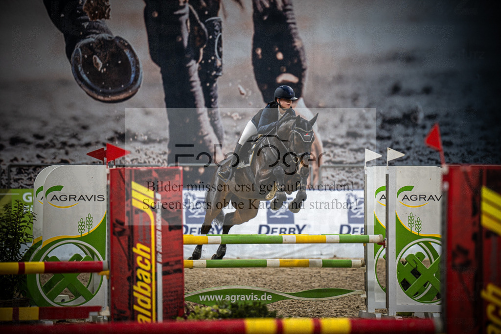 DOS_1925 | Entdecke hochwertige Reitturnierfotos von Foto Oger. Professionell, emotional und authentisch – jetzt Lieblingsmomente im Shop bestellen.Deutschlandweite Turnierfotografie. - Realisiert mit Pictrs.com