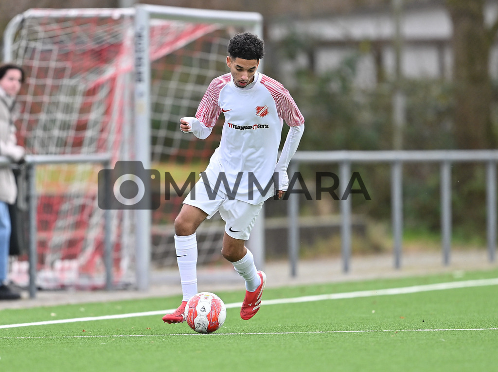 Fussball I Herren I Saison 2025-2026 I Bundesliga I 6. Spieltag I Eintracht Frankfurt - FC Bayern München  | MWMARA - Realisiert mit Pictrs.com