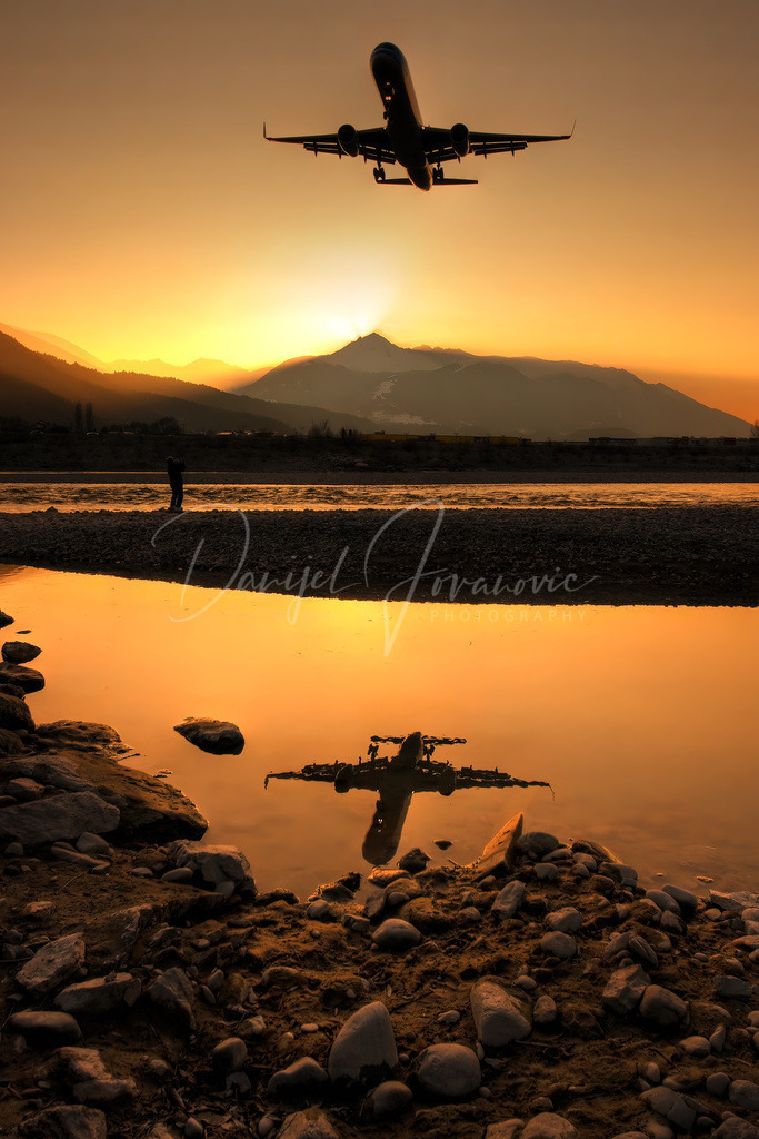 Sunset arrival | Anflug in Innsbruck kurz nach dem Sonnenuntergang