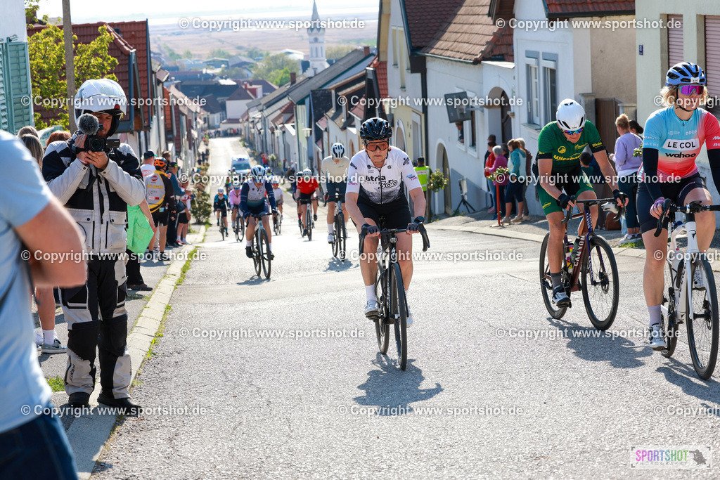 296_AR6_8734 | Neusiedlersee Radmarathon 2026@sportshot_your_pictrs #yourpictures#roadtowm2029 #nrm #neusiedlerseeradmarathon #neusiedlersee #neusiedlerseetourismus #burgenland #mörbisch #nrm26 #burgenlandtourismus #voglundco #poweredbyburgenlandtourismus #radsport #rad #marathon #ucigranfondo #visitburgenland #ucigranfondoworldseries