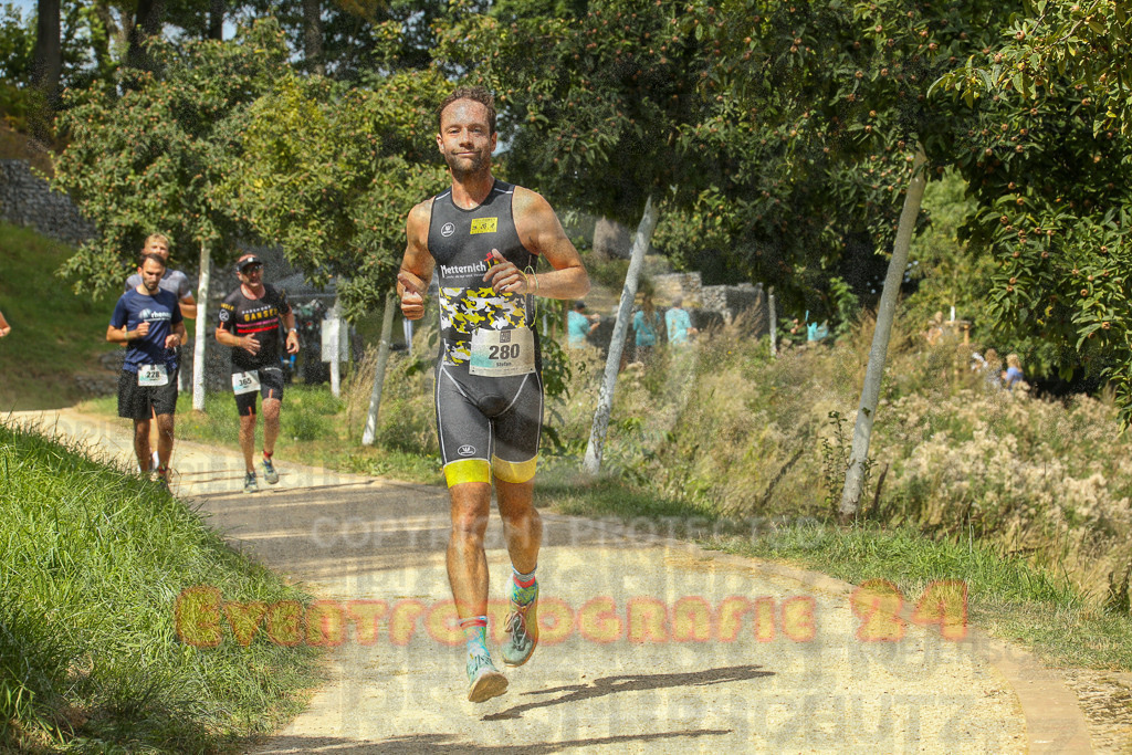 250824_1326_EX1_2410 | Sportfotografie im Rhein-Sieg Kreis, Köln, Bonn, NRW, Rheinland Pfalz, Hessen, etc. Unser Tätigkeitsfeld umfasst den Laufsport vom Volkslauf über den Marathon, Duathlon, Triathon bis zum Ultralauf wie Kölnpfad Ultra oder Schindertrail.