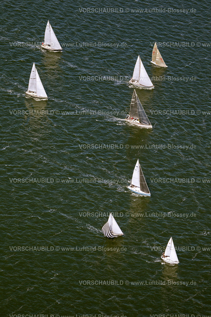 Ruegen12083435SuedOstRuegenRegatta | Luftbild, Segelregatta auf dem Greifswalder Bodden, Segelboote, Wende, Wendeboje,  Middelhagen, Insel Rügen, Mecklenburg-Vorpommern, Deutschland, Europa