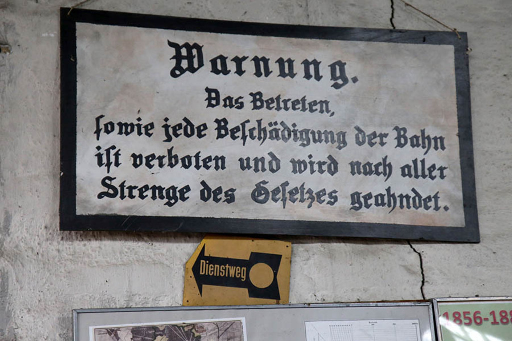 Museumsfeldbahn Lindenau | Entdecke über 20 Kategorien Leipzig-Motive: Foto-Downloads, hochwertige Poster, Leinwand- & Fine-Art-Prints. Jetzt Lieblingsfoto im Bildlexikon Leipzig Shop bestellen!
