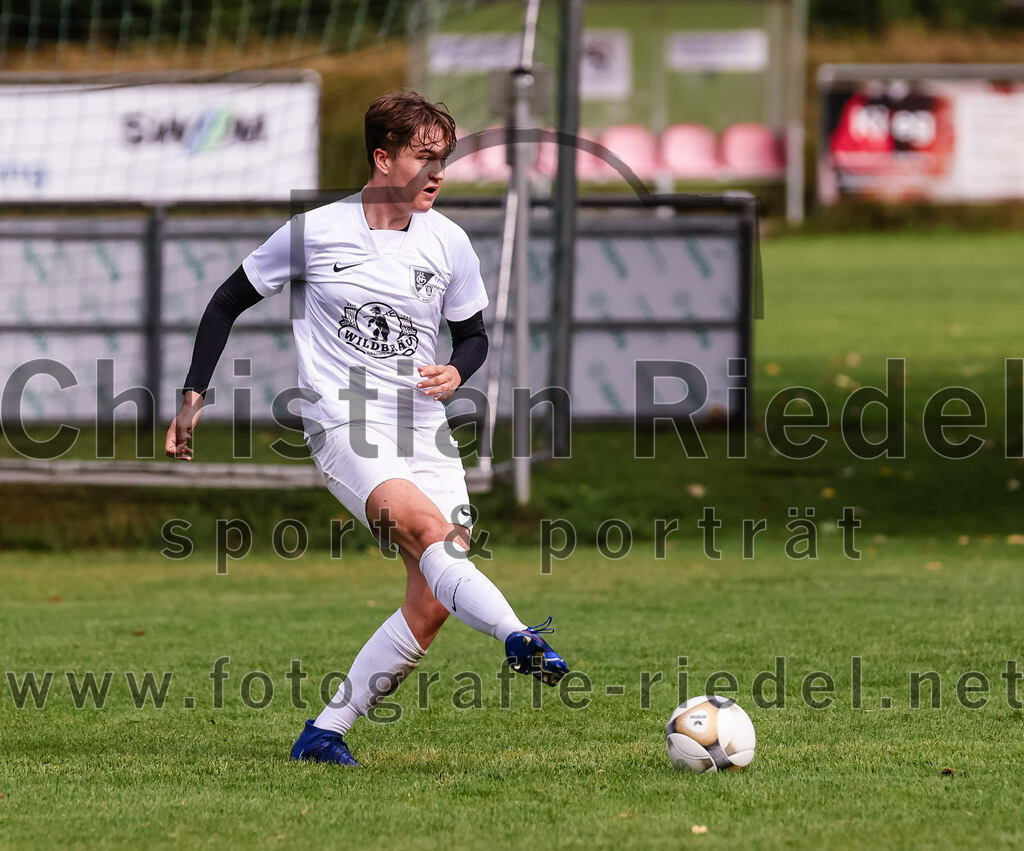 2023-08-27_050_TSV_Egmating_II_gegen_SG_Grasbrunn-Haar_II | Egmating, Deutschland, 27.08.2023:
Fußball, B-Klasse 2023 / 2024, 2. Spieltag, TSV Egmating II gegen (SG) Grasbrunn / Haar II, Endergebnis: 1:2

Simon Frick ((SG) Grasbrunn / Haar II, #2)

Foto: Christian Riedel / fotografie-riedel.net